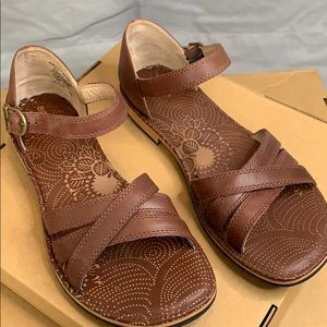 Bogs leather sandals with ankle strap
